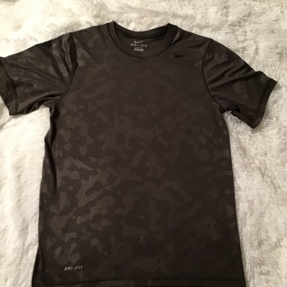 Nike Other - Nike Men’s Camo Dri-Fit T-shirt size small